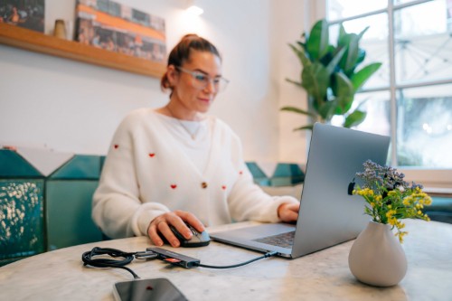 Verbatim USB-C Essentials Multiport Hub 7 ports: HDMI, USB-C, USB-C 3.2 Gen 1, 2 x USB-A 3.2 Gen 1, SD & microSD