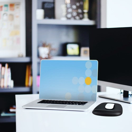 StarTech.com Mouse Pad with Hand rest, 6.7x7.1x 0.8in (17x18x2cm), Ergonomic Mouse Pad with Wrist Support, Desk Wrist Pad w/ Non-Slip PU Base, Cushioned Gel Mouse Pad w/ Palm Rest