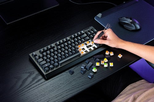 Razer BlackWidow V4 Tenkeyless HyperSpeed keyboard Gaming USB + RF Wireless + Bluetooth QWERTY UK International Black