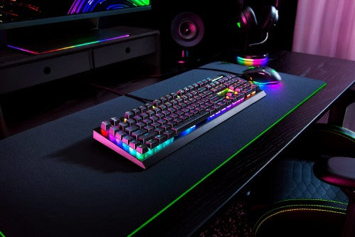 Razer BlackWidow V4 X keyboard USB QWERTY UK International Black