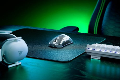 Razer DeathAdder V3 Pro mouse Gaming Right-hand RF Wireless + USB Type-C Optical 30000 DPI