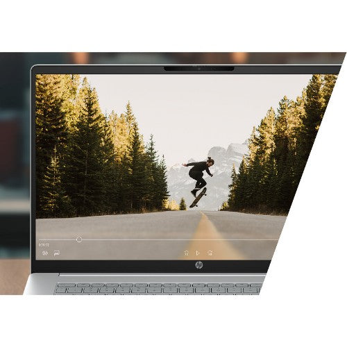 HP OmniBook 3 Laptop AI 17-dn0000nax AMD Ryzen™ 7 250 43.9 cm (17.3") HD+ 16 GB DDR5-SDRAM 1 TB SSD Wi-Fi 6 (802.11ax) FreeDOS AI PC Grey, Silver