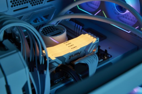 Kingston Technology FURY 32GB 6400MT/s DDR5 CL32 DIMM Renegade RGB White XMP