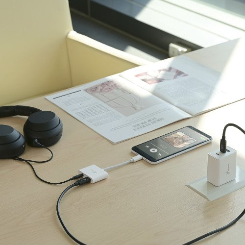 j5create JCA122 USB-C® to 3.5mm Audio Adapter with Power Delivery, Black