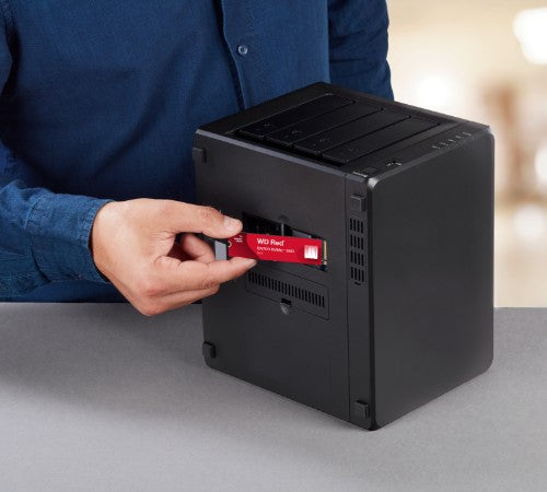 Western Digital Red WD ™ SN700 NVMe™ POWERED BY SANDISK 500 GB