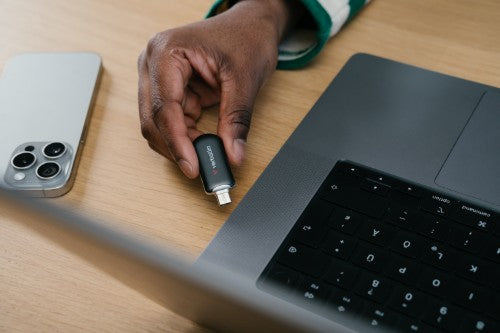 Verbatim Plectra USB-C Flash Drive Black 256GB