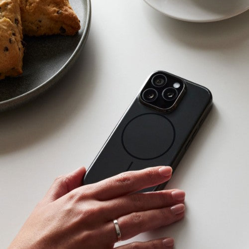 Beats by Dr. Dre MCFL4LL/A mobile phone case 16 cm (6.3") Cover Black