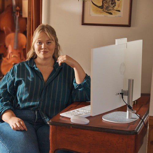 HP 27-cr0016na AMD Ryzen™ 5 7520U 68.6 cm (27") 1920 x 1080 pixels All-in-One PC 16 GB LPDDR5-SDRAM 512 GB SSD Windows 11 Home Wi-Fi 6 (802.11ax) White