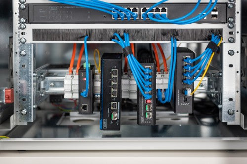 Digitus 482.6 mm (19") rack-mount DIN rail panel, 4U